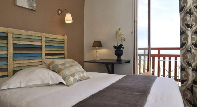 Hôtel Les Charmettes - Saint Malo, Забронировать Отель Sillon Сен-Мало