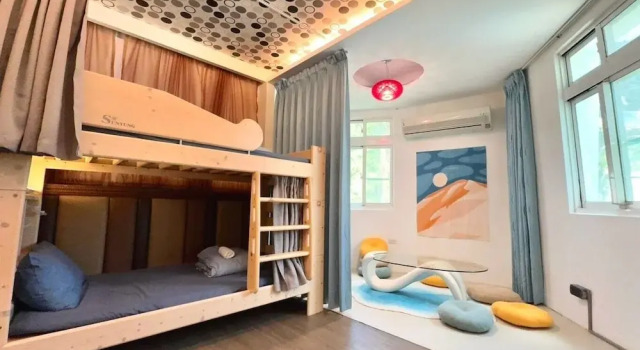 Кровать в общем номере с видом на горы 綠島海灣會館Bay Resort