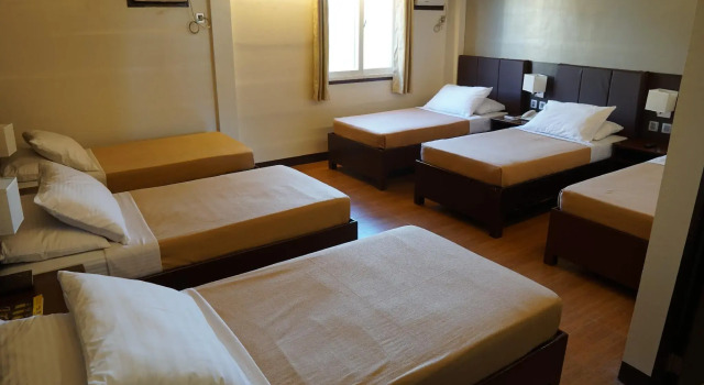 Люкс CBD Plaza Hotel