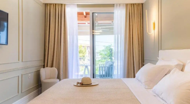Ormos Luxury Suites Elia