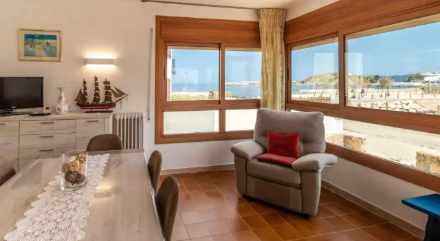 SANT CARLES 20 apartamento soleado con vistas al mar, Забронировать Апартаменты/квартира Отели Льянсса с парковкой, рядом с Музей акварели Фонда Жозепа Мартинеса Лосано, Парковка