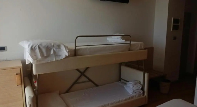 Четырёхместный номер Standard с балконом Hotel Rivus