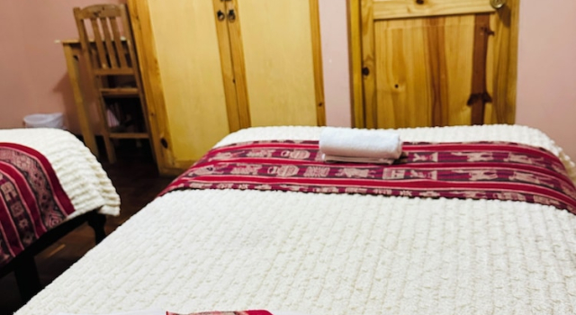Трёхместный номер Standard с видом на внутренний двор Hostal La Posada De La Abuela