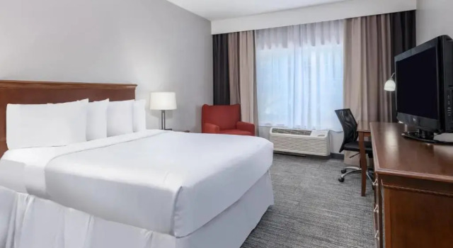 Двухместный номер Standard Country Inn & Suites by Radisson, Maumee - Toledo