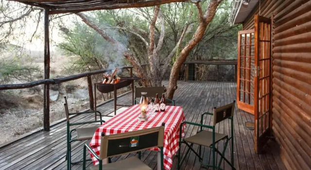 Семейное бунгало Chandelier Game Lodge