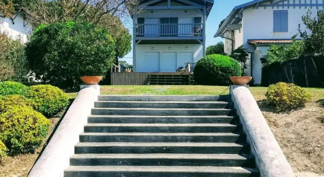 Коттедж Villa De La Plage