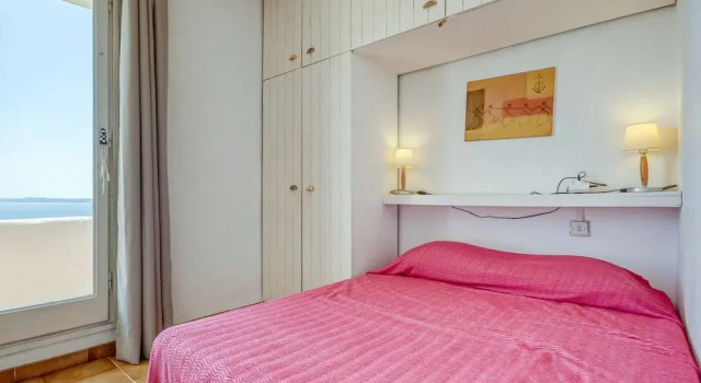 House in Rosas With Waterfront & Beach Nearby, Забронировать Апартаменты/квартира Росас Cap de Creus Nature Reserve