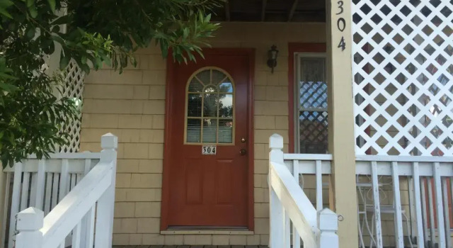 Студия Angies Guest Cottage