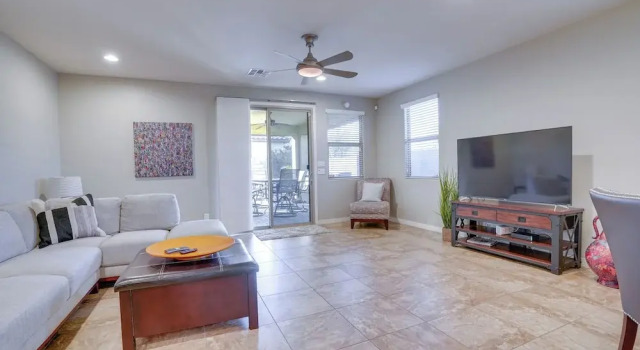 Glendale Home Near Westgate Entertainment District, Забронировать Дом для отпуска Глендейл 