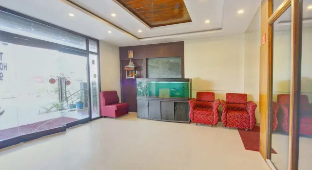 OYO 10596 Hotel Indu