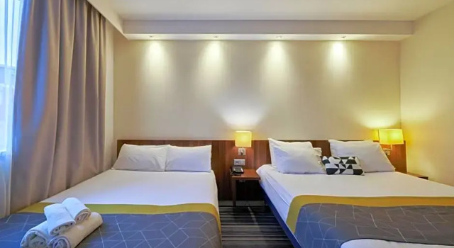 Четырёхместный номер Standard Holiday Inn Express Strasbourg Centre by IHG