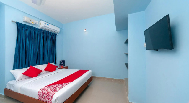OYO 15702 Thulsi Residency