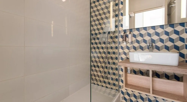 Двухместный номер Comfort с балконом и с видом на горы Best Western Plus Hotel Canet-Plage