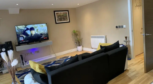 Charming 2-bed Apartment in Kingston Upon Thames