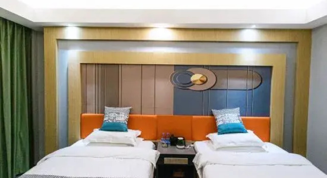 Люкс Deluxe Tuwo Holiday Hotel (You County Bus Terminal)
