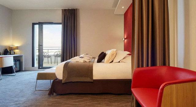 Трёхместный номер Standard Kyriad Prestige Lyon Est - Saint Priest Eurexpo Hotel and Spa