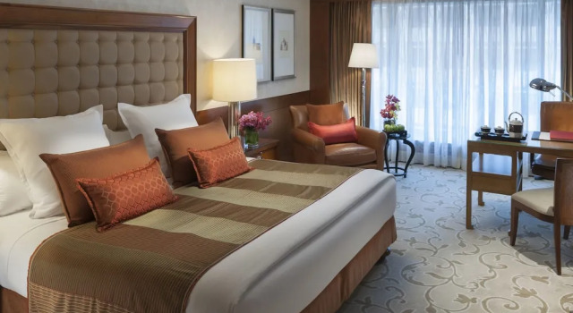 Standardowy pokój z widokiem na miasto Mandarin Oriental Hong Kong