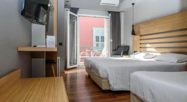 Трёхместный номер Standard с видом на город Agamemnon Hotel