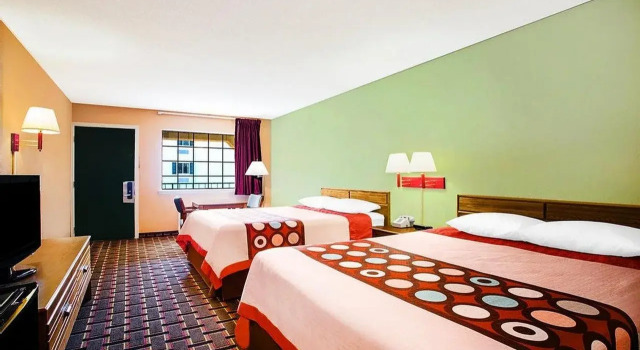 Super 8 by Wyndham Darien, Boek Hotel Hotels in Georgia met parkeren, Parkeren