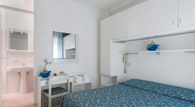 Трёхместный номер Standard с балконом и с частичным видом на море Hotel Sanremo
