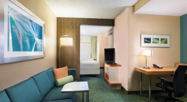 Трёхместный люкс Austin Marriott South