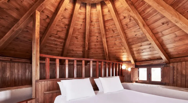 Люкс The Medieval Windmill Bellevue On The Beach Suites
