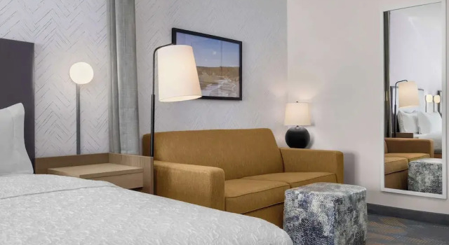 Четырёхместная студия Home2 Suites By Hilton Eureka