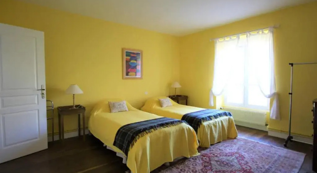 Gîte Degré, 5 pièces, 9 personnes - FR-1-410-320, Забронировать Отель Отели Земель Луары с парковкой, Парковка