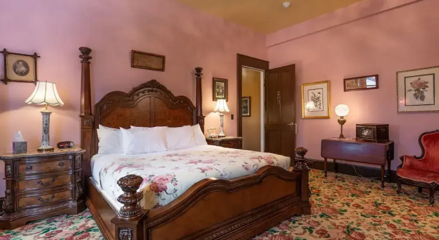 Номер Luxury Steele Mansion Inn & Gathering Hub