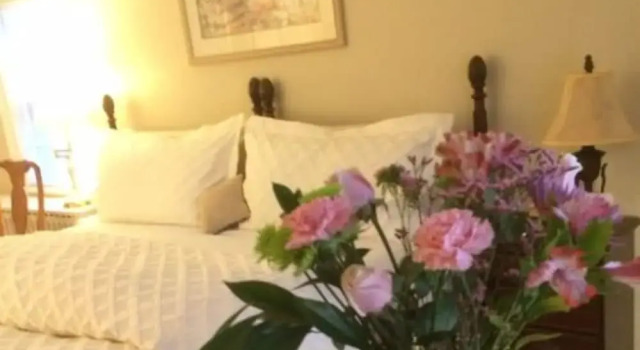 Wellesley Bed and Breakfast, Забронировать Отель Уэллсли Массачусетс