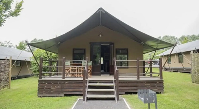Тент с 3 комнатами Waterside Holiday Park & Spa