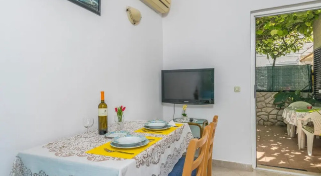 Beautiful Apartment in Mali Losinj With Wifi and 1 Bedrooms