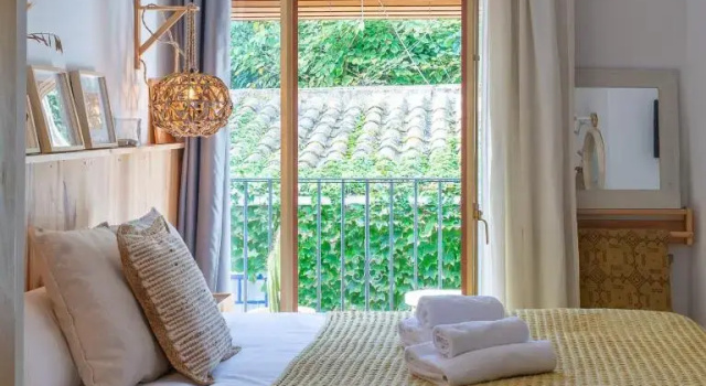 Двухместный номер Standard с балконом Hostal Sa Teula