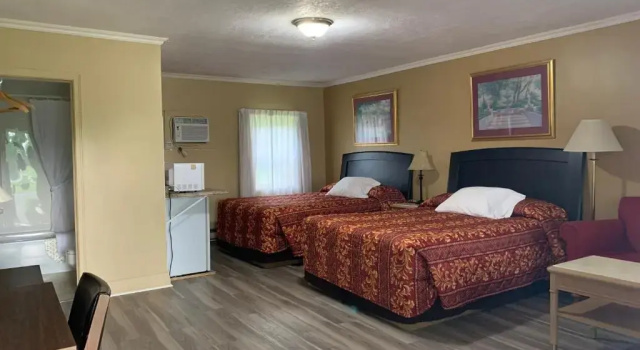Четырёхместный номер Standard Dunlop Motel