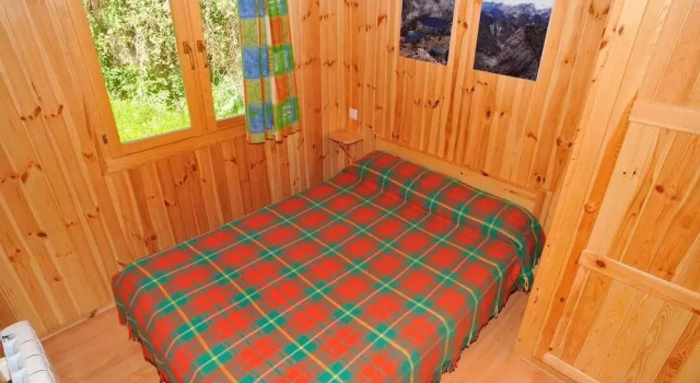 Camping La Torre, Varaa Leirintäalue Telttailu ja glamping kohteessa Espot, lähellä La Roca, Leirintäalue
