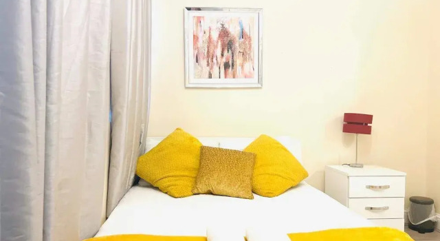 Cosy London Retreat Near Tower Bridge, Забронировать Дом для отпуска Коттеджи Лондона, рядом с Бетнал Грин, Коттедж
