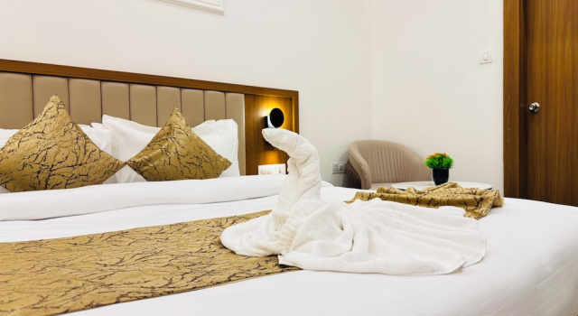Arth Suites Lucknow Gomti Nagar, Забронировать Отель Отели Гомти Нагара с парковкой, Парковка
