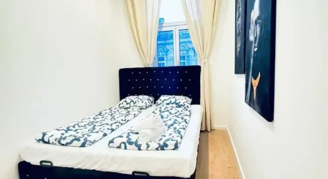 Spacious 3BR Near Kaufpark Alterlaa, Rezerwuj Apartament Hotele w Wiedeń z parkingiem, Parking