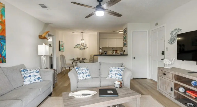 Condo w/ Amazing Amenities: 1 Mi to Beach!