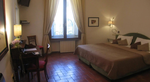 La Casa del Ghiberti B&B, Забронировать Отель «постель и завтрак» Дуомо Флоренция, рядом с Кафедральный собор Санта-Мария-дель-Фьоре