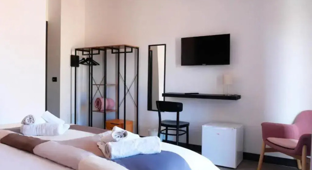 B&B Filo 15, Забронировать Отель «постель и завтрак» Катания Сицилия, рядом с Italia Metro Station