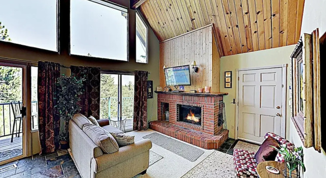 New Listing! Cozy W/ Game Room & Decks 2 Bedroom Home, Забронировать Дом для отпуска Твин Пикс San Bernardino Mountains