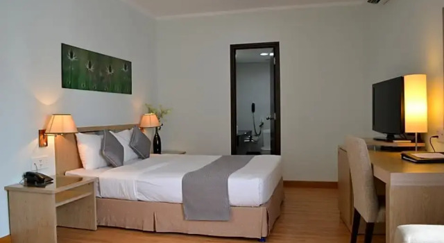 Номер Superior с красивым видом из окна Vien Dong Hotel - Near Bui Vien Walking Street