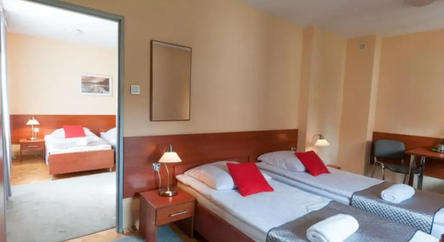 Четырёхместный номер Premium Hotel Komes