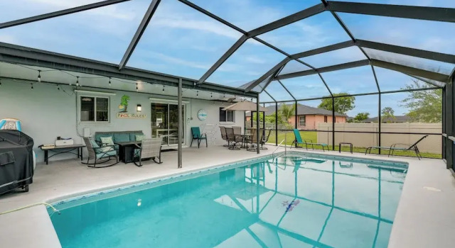 Коттедж 5 Mi to Shore: Gem w/ Pool & Yard in Cape Coral!