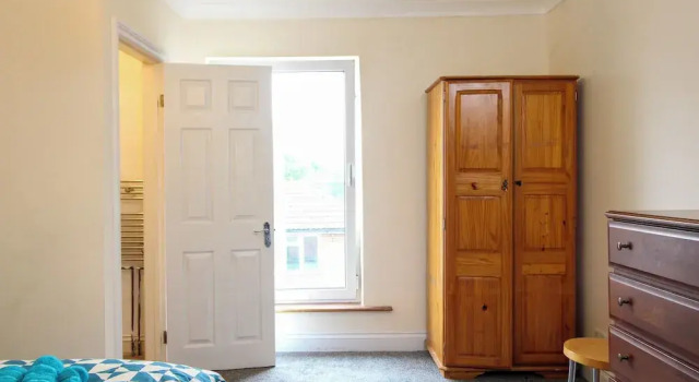 Darwin road guest house room 5, Забронировать Гостевой дом Отели Саутгемптона с парковкой, Парковка