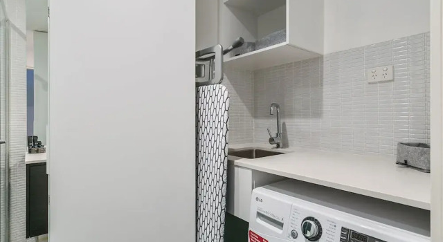 GRATTAN A Premier Location & Modern Space, Varaa Hotelli Melbourne 
