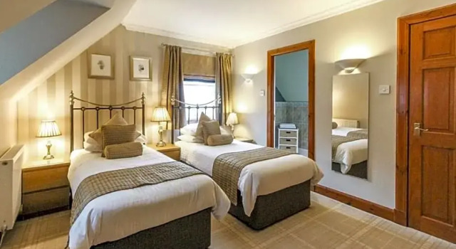 Dalcraig House B&B, Забронировать Отель «постель и завтрак» Отели Гленко с парковкой, Парковка