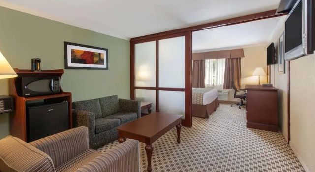 Двухместный номер Standard c 1 комнатой Baymont by Wyndham Pompton Plains/Wayne