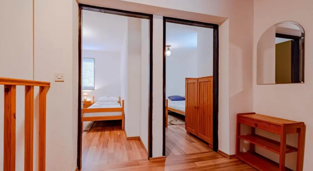 Stunning Home in Zavalatica With Wifi and 4 Bedrooms, Prenota Hotel Zavalatica 